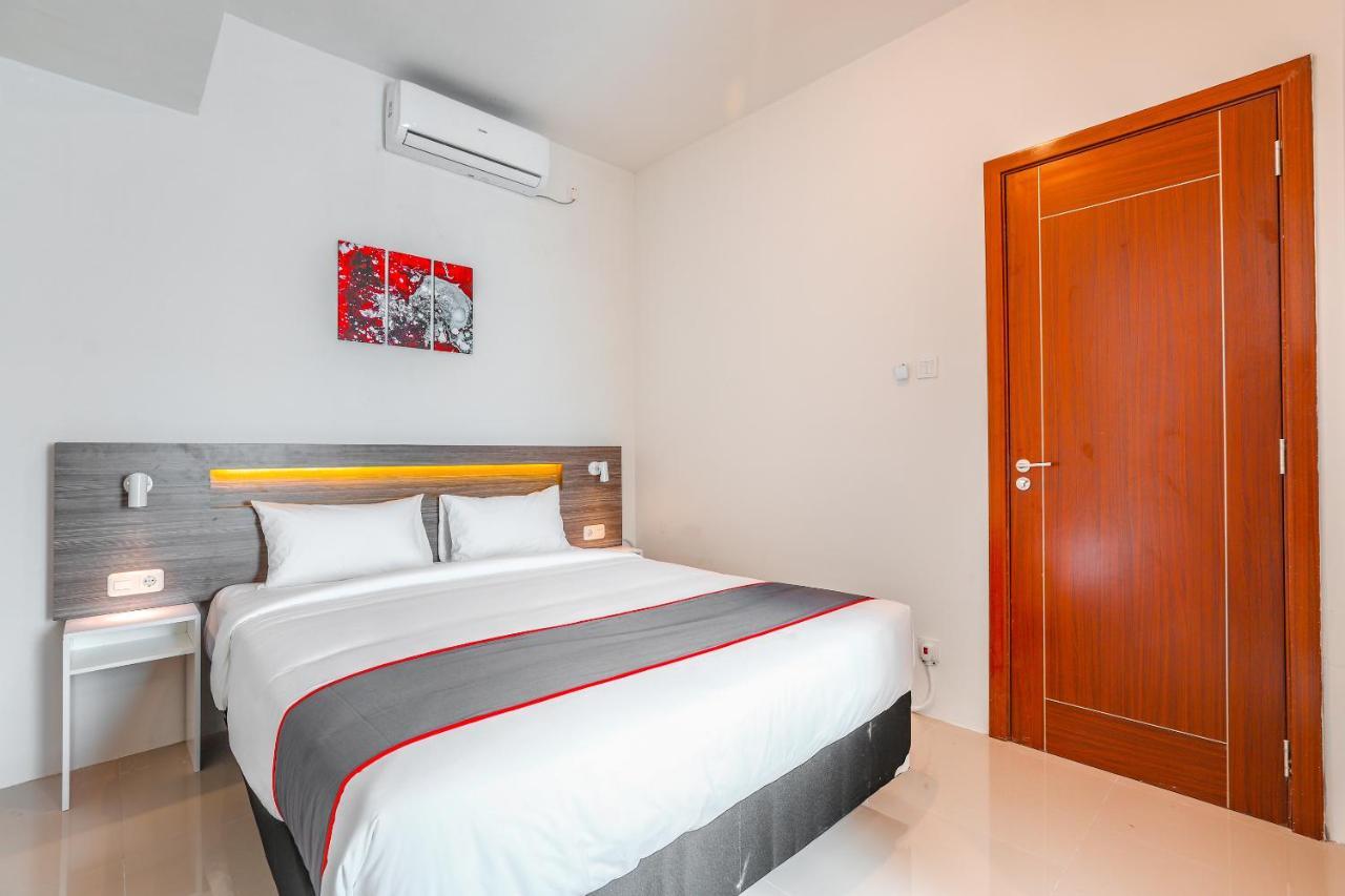 Super Oyo Collection O 16 Vittoria Residence Jakarta Exterior photo
